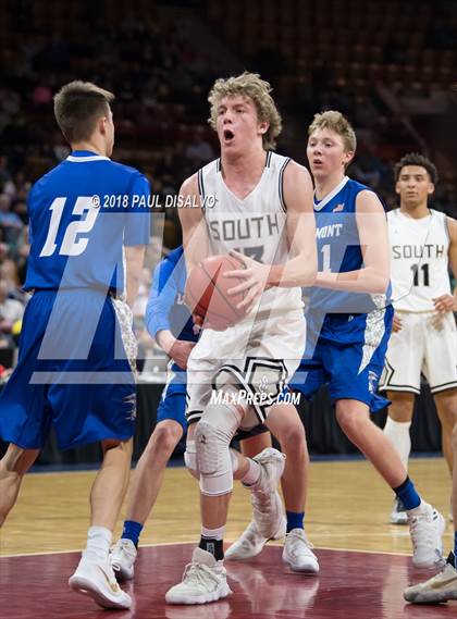 Thumbnail 3 in Longmont vs. Pueblo South (CHSAA 4A Final Four) photogallery.