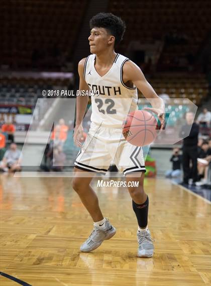 Thumbnail 2 in Longmont vs. Pueblo South (CHSAA 4A Final Four) photogallery.