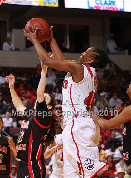 Thumbnail 1 in St. Mary's vs. Harvard-Westlake (CIF State D4 Final) photogallery.