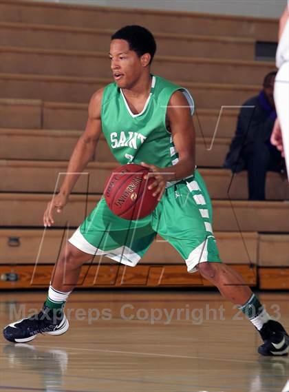 Thumbnail 1 in St. Mary's vs Villa Park (MaxPreps Holiday Classic) photogallery.