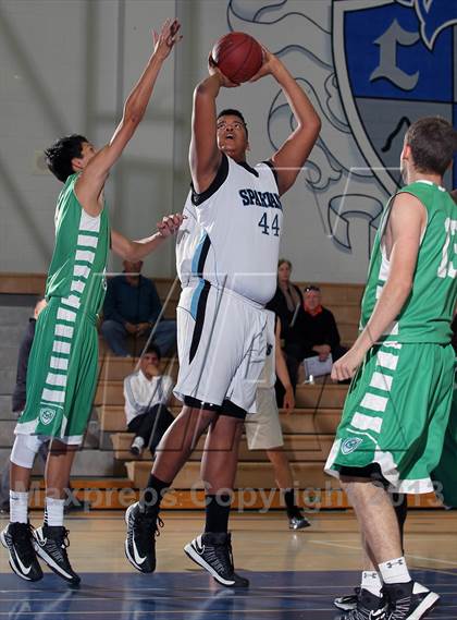 Thumbnail 3 in St. Mary's vs Villa Park (MaxPreps Holiday Classic) photogallery.