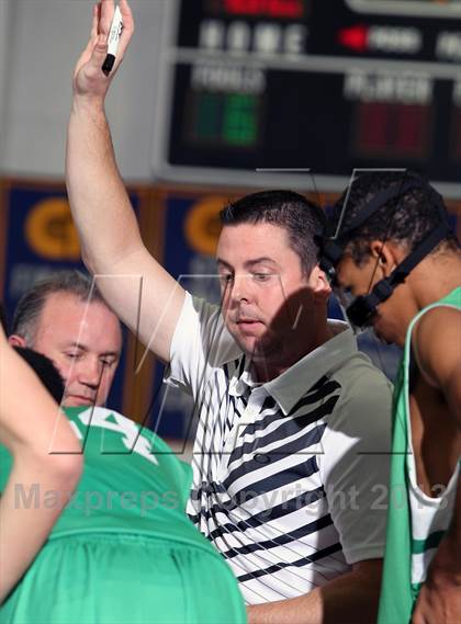 Thumbnail 2 in St. Mary's vs Villa Park (MaxPreps Holiday Classic) photogallery.