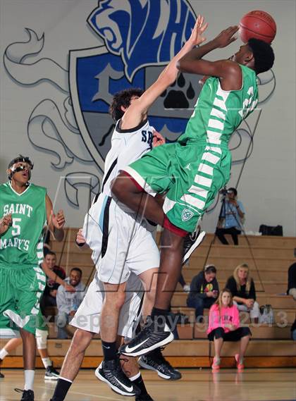 Thumbnail 3 in St. Mary's vs Villa Park (MaxPreps Holiday Classic) photogallery.