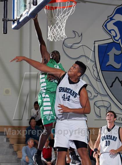 Thumbnail 1 in St. Mary's vs Villa Park (MaxPreps Holiday Classic) photogallery.