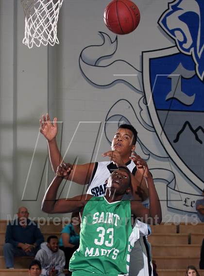 Thumbnail 3 in St. Mary's vs Villa Park (MaxPreps Holiday Classic) photogallery.