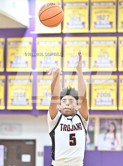Thumbnail 1 in Dysart vs Paradise Valley (Fear the Hop Thanksgiving Tournament) photogallery.