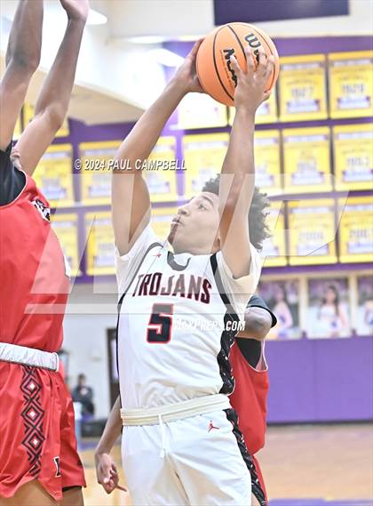 Thumbnail 2 in Dysart vs Paradise Valley (Fear the Hop Thanksgiving Tournament) photogallery.