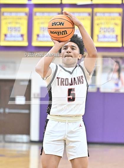 Thumbnail 3 in Dysart vs Paradise Valley (Fear the Hop Thanksgiving Tournament) photogallery.