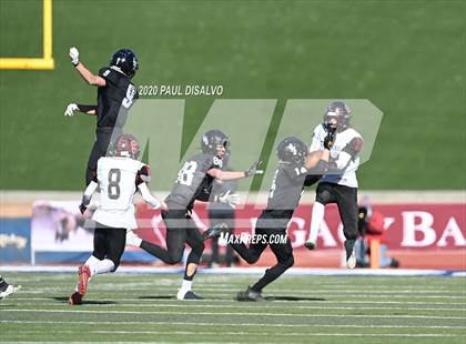 Thumbnail 1 in Limon vs. Strasburg (CHSAA 1A State Final) photogallery.