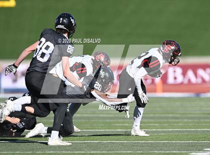 Thumbnail 2 in Limon vs. Strasburg (CHSAA 1A State Final) photogallery.