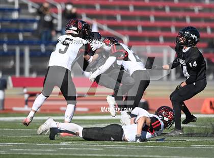 Thumbnail 3 in Limon vs. Strasburg (CHSAA 1A State Final) photogallery.