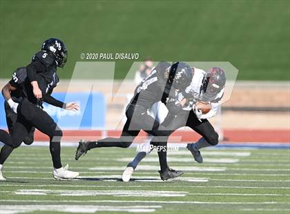 Thumbnail 3 in Limon vs. Strasburg (CHSAA 1A State Final) photogallery.