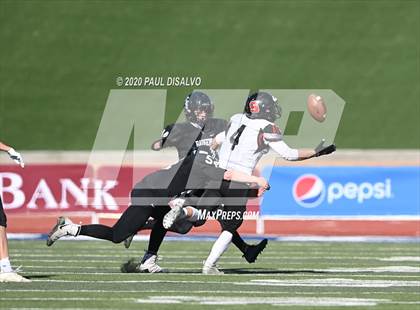 Thumbnail 2 in Limon vs. Strasburg (CHSAA 1A State Final) photogallery.