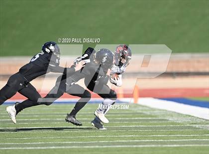 Thumbnail 3 in Limon vs. Strasburg (CHSAA 1A State Final) photogallery.