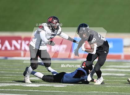 Thumbnail 3 in Limon vs. Strasburg (CHSAA 1A State Final) photogallery.