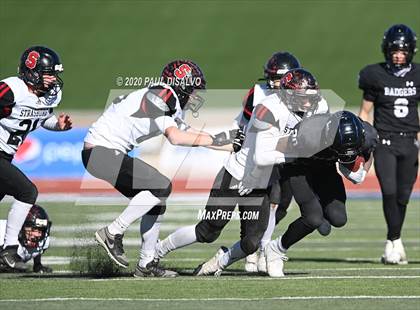Thumbnail 2 in Limon vs. Strasburg (CHSAA 1A State Final) photogallery.