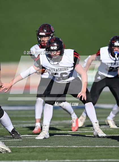 Thumbnail 1 in Limon vs. Strasburg (CHSAA 1A State Final) photogallery.