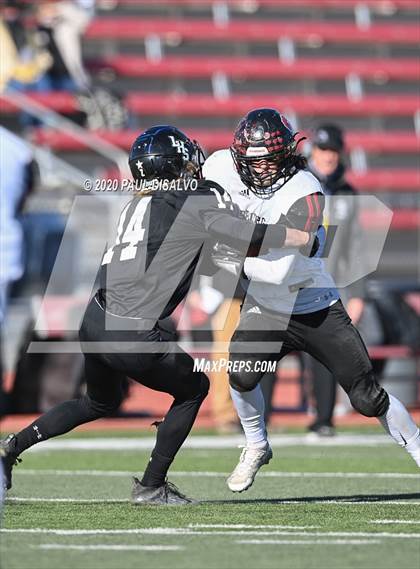Thumbnail 3 in Limon vs. Strasburg (CHSAA 1A State Final) photogallery.
