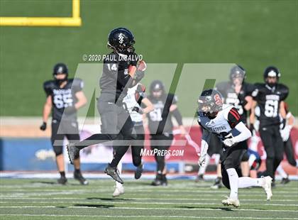 Thumbnail 3 in Limon vs. Strasburg (CHSAA 1A State Final) photogallery.