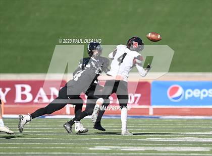 Thumbnail 1 in Limon vs. Strasburg (CHSAA 1A State Final) photogallery.