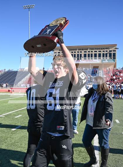 Thumbnail 2 in Limon vs. Strasburg (CHSAA 1A State Final) photogallery.