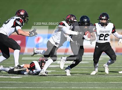 Thumbnail 1 in Limon vs. Strasburg (CHSAA 1A State Final) photogallery.