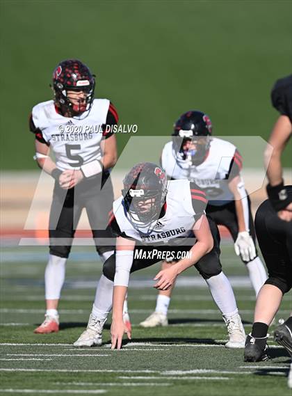 Thumbnail 2 in Limon vs. Strasburg (CHSAA 1A State Final) photogallery.