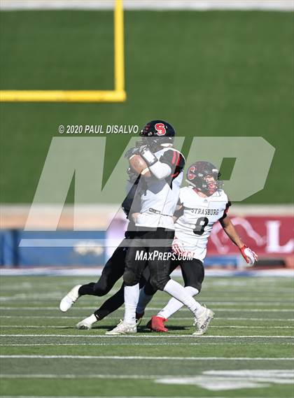 Thumbnail 2 in Limon vs. Strasburg (CHSAA 1A State Final) photogallery.