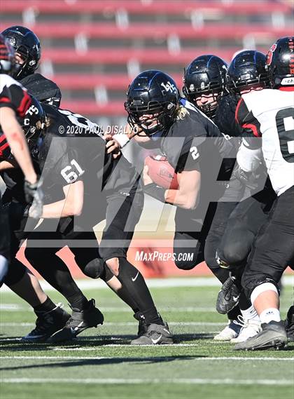 Thumbnail 3 in Limon vs. Strasburg (CHSAA 1A State Final) photogallery.