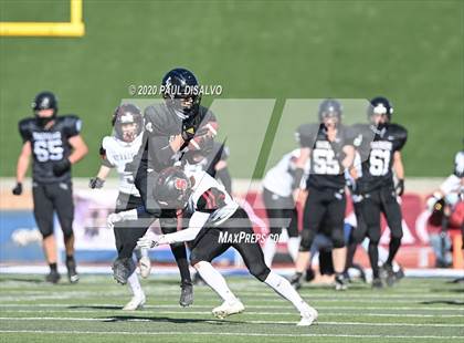 Thumbnail 2 in Limon vs. Strasburg (CHSAA 1A State Final) photogallery.