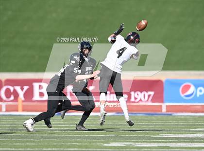 Thumbnail 3 in Limon vs. Strasburg (CHSAA 1A State Final) photogallery.
