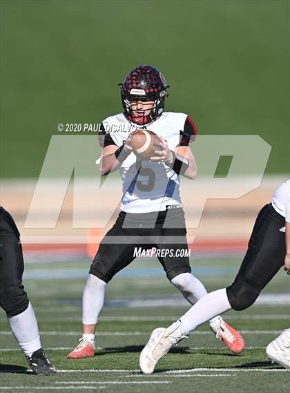 Thumbnail 1 in Limon vs. Strasburg (CHSAA 1A State Final) photogallery.