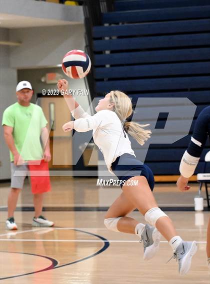 Thumbnail 3 in Gordon Lee vs. Notre Dame photogallery.