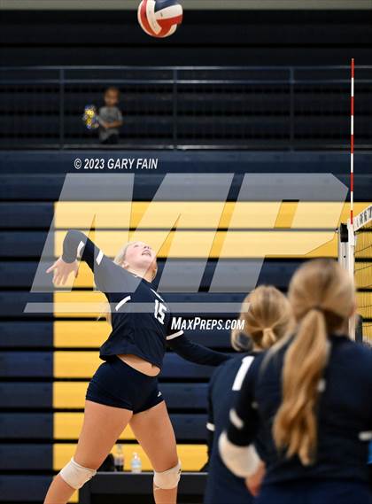 Thumbnail 2 in Gordon Lee vs. Notre Dame photogallery.