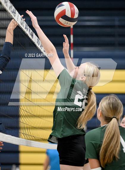 Thumbnail 1 in Gordon Lee vs. Notre Dame photogallery.