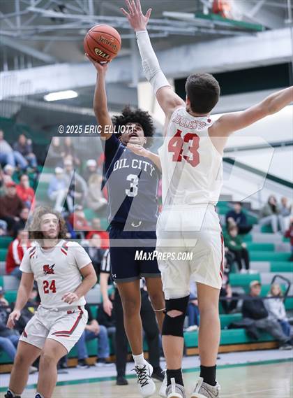 Thumbnail 1 in Oil City vs Slippery Rock (PIAA D10 4A 5th Place Bracket) photogallery.