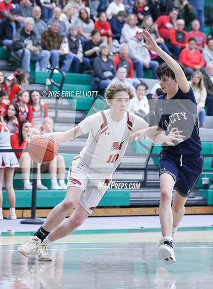 Thumbnail 3 in Oil City vs Slippery Rock (PIAA D10 4A 5th Place Bracket) photogallery.