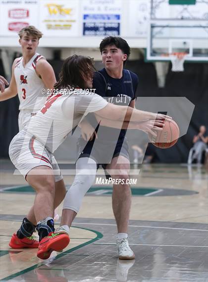 Thumbnail 2 in Oil City vs Slippery Rock (PIAA D10 4A 5th Place Bracket) photogallery.