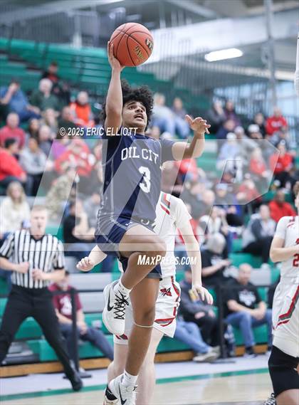 Thumbnail 3 in Oil City vs Slippery Rock (PIAA D10 4A 5th Place Bracket) photogallery.