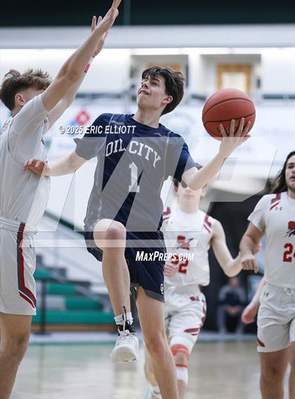 Thumbnail 2 in Oil City vs Slippery Rock (PIAA D10 4A 5th Place Bracket) photogallery.