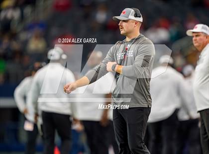 Thumbnail 3 in La Vega vs. Carthage (UIL 4A Division II Football Final) photogallery.