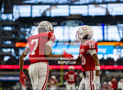 Thumbnail 2 in La Vega vs. Carthage (UIL 4A Division II Football Final) photogallery.