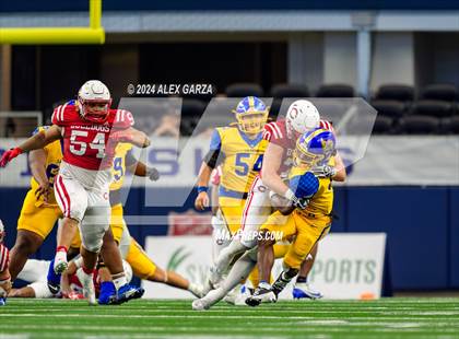 Thumbnail 3 in La Vega vs. Carthage (UIL 4A Division II Football Final) photogallery.