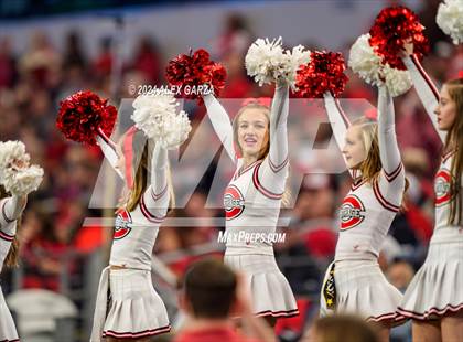 Thumbnail 3 in La Vega vs. Carthage (UIL 4A Division II Football Final) photogallery.
