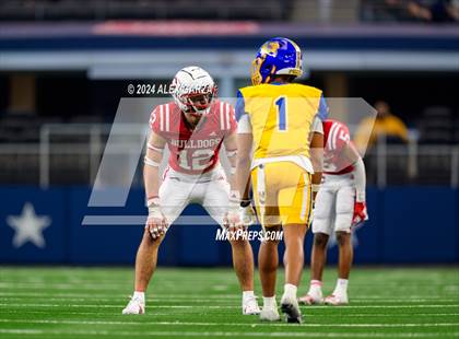 Thumbnail 1 in La Vega vs. Carthage (UIL 4A Division II Football Final) photogallery.
