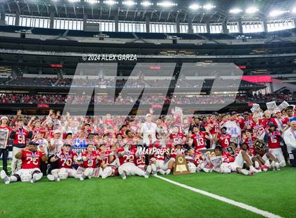 Thumbnail 3 in La Vega vs. Carthage (UIL 4A Division II Football Final) photogallery.