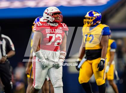 Thumbnail 3 in La Vega vs. Carthage (UIL 4A Division II Football Final) photogallery.