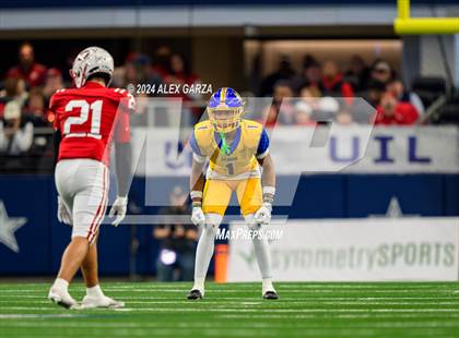 Thumbnail 1 in La Vega vs. Carthage (UIL 4A Division II Football Final) photogallery.