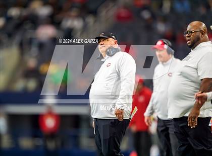 Thumbnail 2 in La Vega vs. Carthage (UIL 4A Division II Football Final) photogallery.