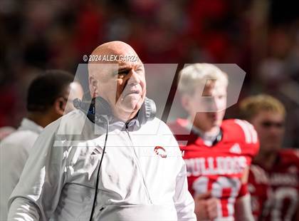 Thumbnail 2 in La Vega vs. Carthage (UIL 4A Division II Football Final) photogallery.